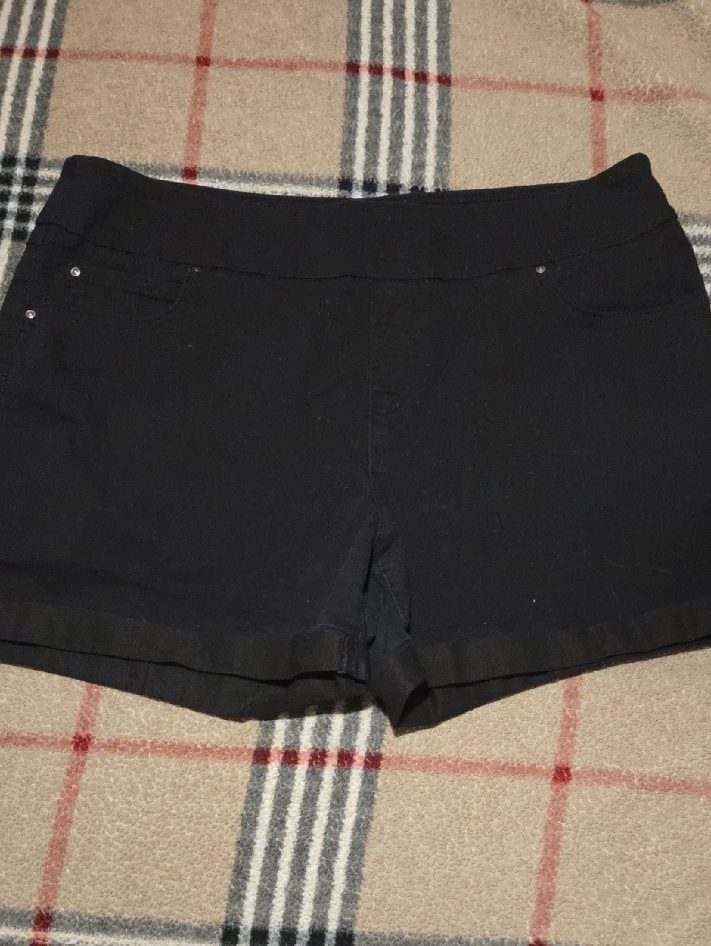 Time and Tru Black High Waist Pull-On Shorts